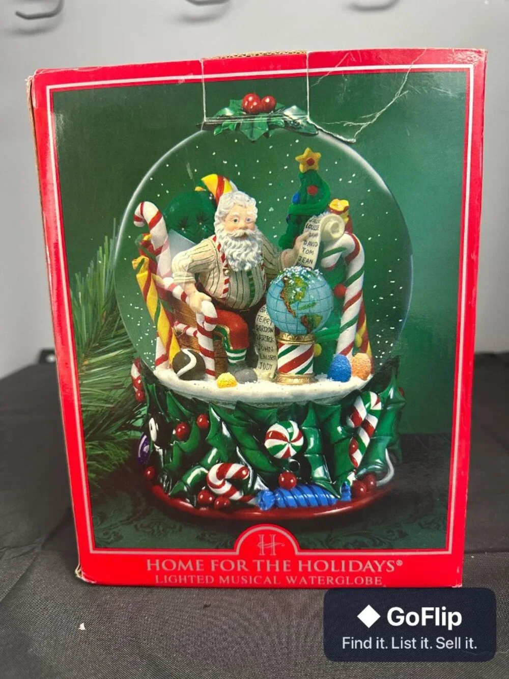 HOME FOR THE HOLIDAYS Lighted Musical Waterglobe